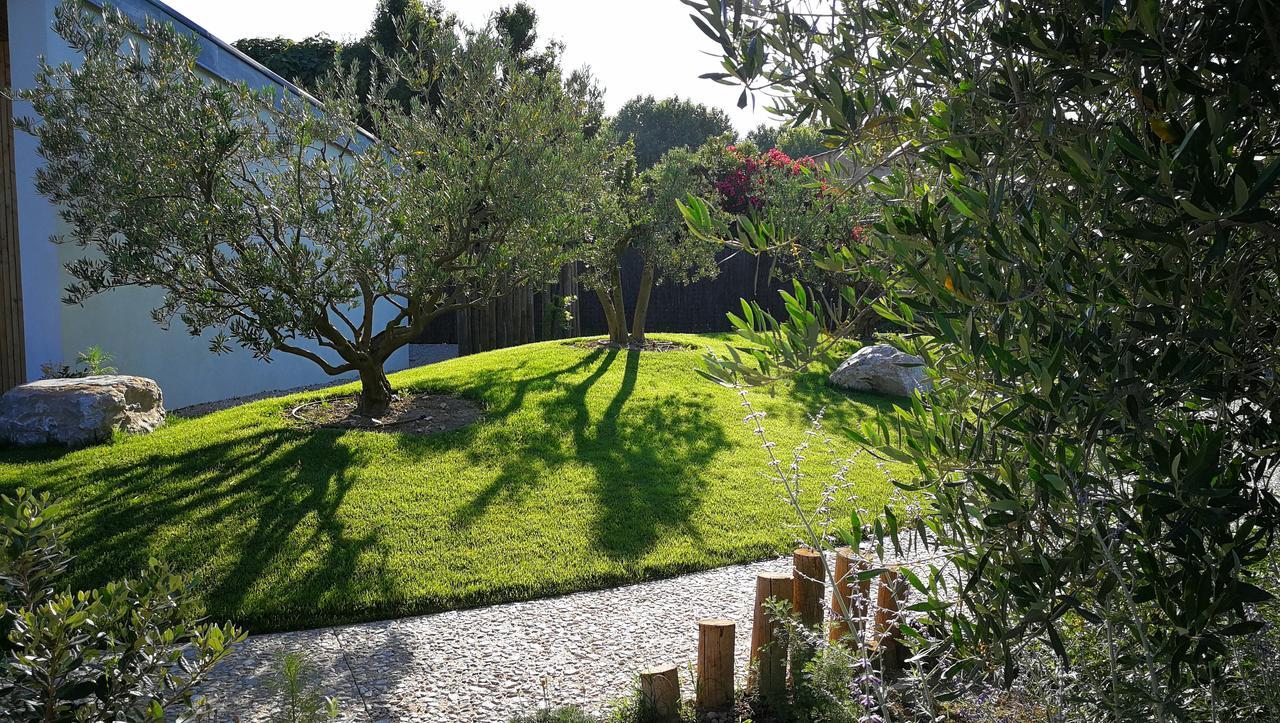 Maison D'Hotes Le Pre Gourmand - Adults Only Eyragues Exterior photo